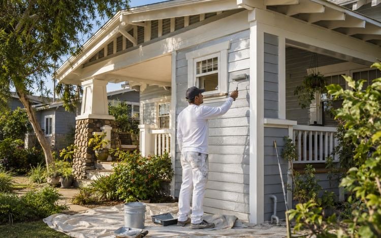 Painting contractor working in Brentwood, CA